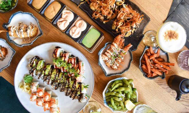 Vores svar på en luksus "brunch" 😅🍣

Friske sushiruller og lækre starters for enhver smag - what's not to like? 😋

Tag en der trænger til noget andet æg og bacon 😛

Bestil bord her: 
https://book.easytablebooking.com/book/?id=e2fc9&lang=us

Bestil takeaway her: 
https://catchsushibar.mealo.dk/

God weekend 😁

#catchsushibar #sushi #nigiri #maki #foodporn #aalborg #bar #cocktails #cocktail #allyoucaneat #sushifestival #takeaway #food #yummy #delicious #giftcard #giveaway #gift #wine #wineanddine #new #newin #cocktails #vibes #catering #event
