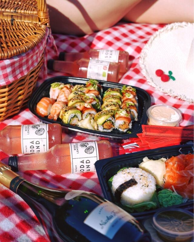🍣 TIRSDAGS TAKEAWAY 🍣

Få ekstra solskin på din tirsdag i form af lækker sushi fra os 😍

Bestil takeaway her: 
https://catchsushibar.mealo.dk/

Bestil bord her: 
https://book.easytablebooking.com/book/?id=e2fc9&lang=us

#catchsushibar #sushi #nigiri #maki #foodporn #aalborg #bar #cocktails #cocktail #allyoucaneat #sushifestival #takeaway #food #yummy #delicious #giftcard #giveaway #gift #wine #wineanddine #new #newin #cocktails #vibes #catering #event