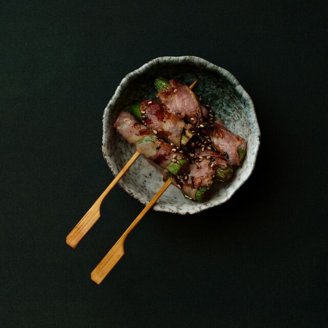 Frisk, sprød og uimodståelig! Vores bacon-asparges sticks er den ultimative kombination af saltet bacon og saftig asparges, pakket i en himmelsk omfavnelse. 🥓🌱 

#baconasparges #sprødkærlighed #gastronomiskglæde"  #sushi #sushilovers #food #japanesefood  #foodie #sushilover #foodstagram #yummy #japan #japanese #sushibar #nigiri #delicious #restaurant #dinner #seafood #sushiday #foodie #catchsushibar #allyoucaneat