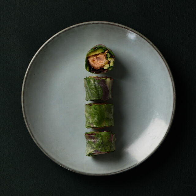 Frituresteget laks/ salat/ avocado/ agurk topped med teriyaki-sauce.🍣🥬

#sushi #sushilovers #food #japanesefood  #foodie #sushilover #yummy #japan #japanese #sushibar #nigiri #delicious #restaurant #dinner #seafood #sushiday #foodie #catchsushibar #allyoucaneat #rispapir #laks