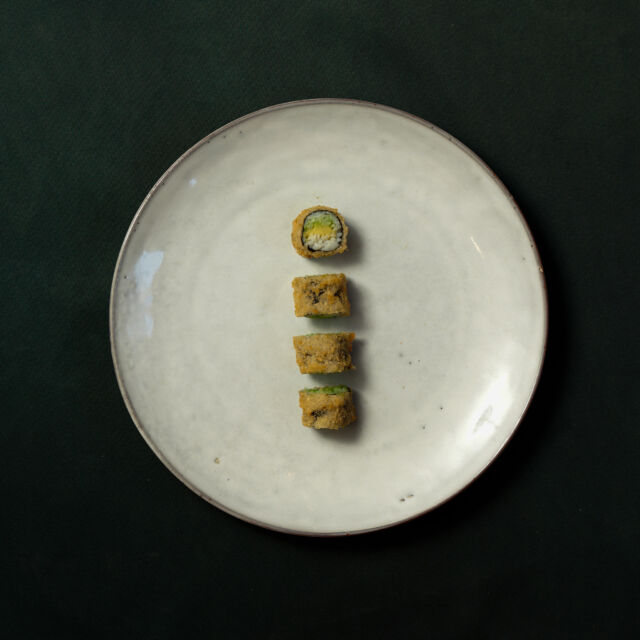 Dyna Avocado🥑🌿
Avocado/ sesam og teriyaki-sauce.

#Aalborg #catchsushibar #allyoucaneat #cocktails #AalborgCity #umami #vibes #seafood #sushirestaurant #japanesefood #CozyEvenings #sushilover #sushiroll #crunch #denmark #japan #instagood  #dinein #frokost #dyna #sushi