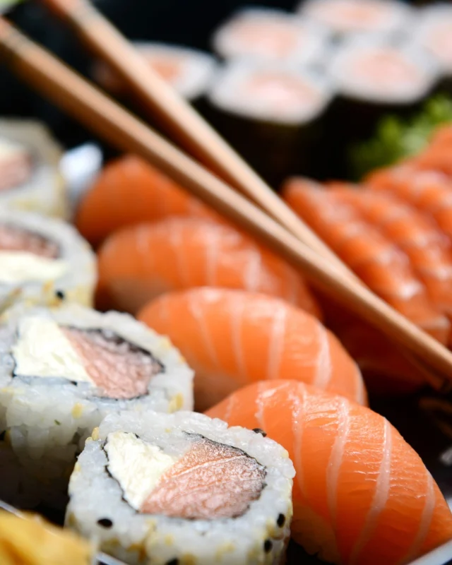Er sushi også noget, du altid vender tilbage til? 🍣
I vores all you can eat finder du både klassiske favoritter og små retter, der gør det svært at vælge kun én.

Book bord via linket i vores bio.
Vi glæder os til at se dig 🤍